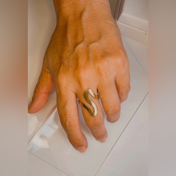 NWT WOMEN'S RING STAINLESS STEEL GOLD SIZE 9 - Picture 8 of 17